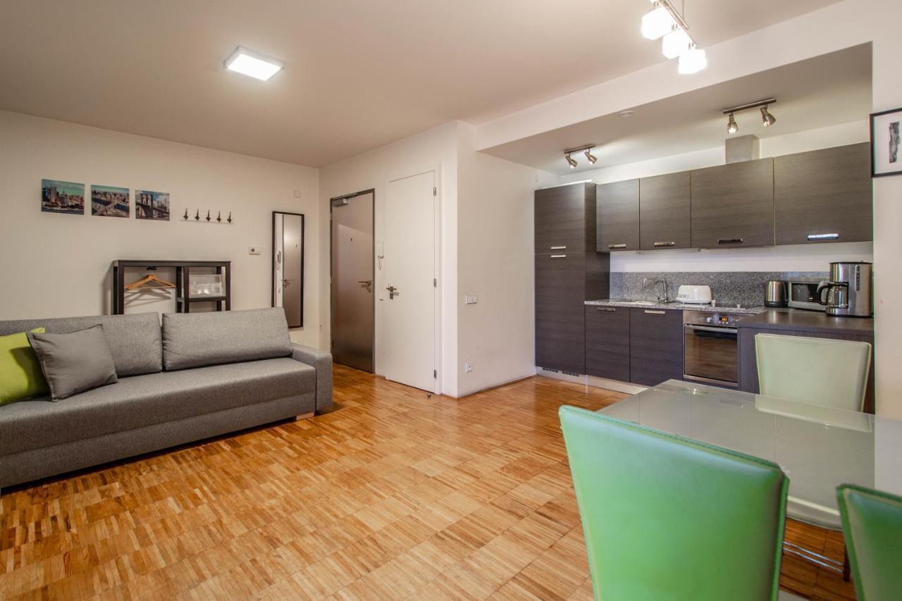 Apartament Modern With Balcony And Garage *
